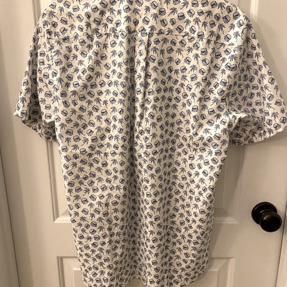 Men’s Vineyard Vines Short-sleeved Palm Trees and Hamburgers Pattern Shirt Sz S - Picture 4 of 6